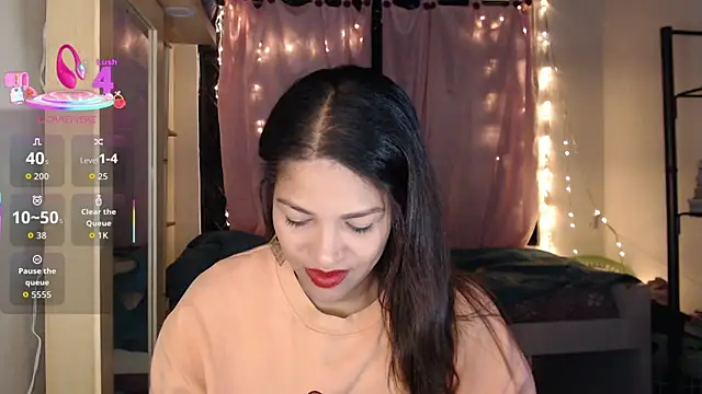 makennaa  online show from 10/09/25, 10:24