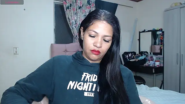 Snapshot of makennaa_ chatting on 07/20/26, 10:39 makennaa online show from 07/20/26, 10:39
