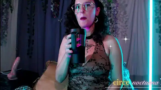 Snapshot of circenocturna chatting on 04/13/26, 11:43 circenocturna online show from 04/13/26, 11:43