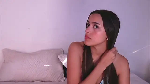 Snapshot of Nicky_and_Blake chatting on 12/13/24, 09:20 Nicky and Blake online show from 12/13/24, 09:20