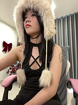 -rosiie- online show from 12/12/24, 02:15