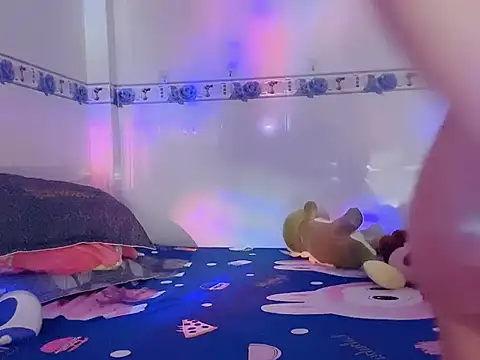 Snapshot of family196 chatting on 09/29/25, 03:39 family196 online show from 09/29/25, 03:39