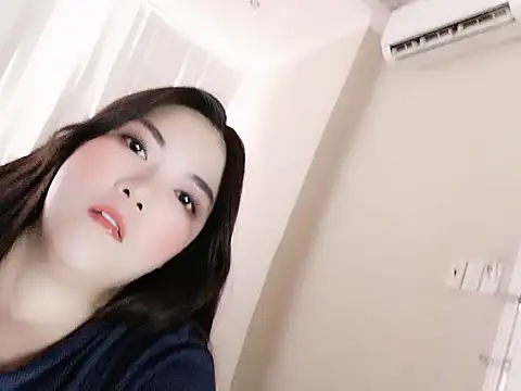 Snapshot of family196 chatting on 02/10/26, 03:32 family196 online show from 02/10/26, 03:32