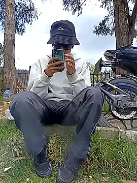 Snapshot of Cuervo_maniaco chatting on 02/14/26, 04:37 Cuervo maniaco online show from 02/14/26, 04:37