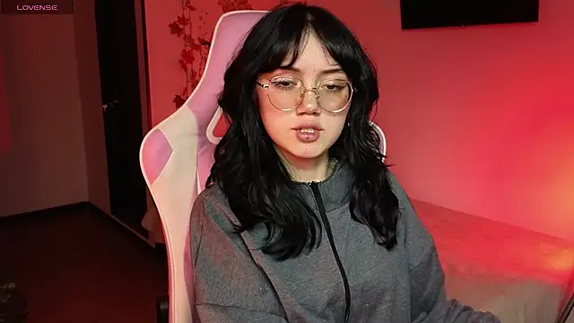 suzumi   online show from 12/05/24, 05:48