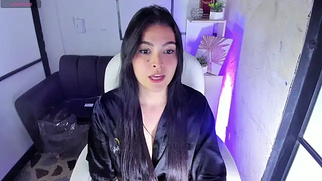 TifanyWhite  online show from 01/28/25, 12:05