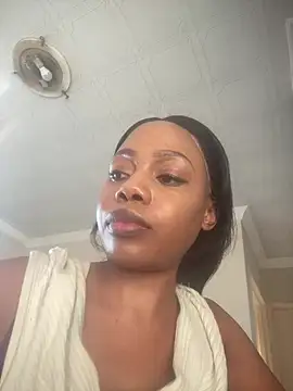 Snapshot of NAUGHTYSHALOTXX chatting on 07/16/26, 02:56 NAUGHTYSHALOTXX online show from 07/16/26, 02:56