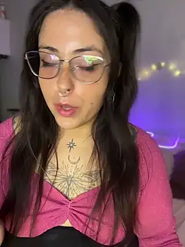 Snapshot of Mizztikaa chatting on 04/29/26, 06:58 Mizztikaa online show from 04/29/26, 06:58