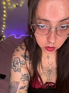 Snapshot of Mizztikaa chatting on 05/07/26, 06:35 Mizztikaa online show from 05/07/26, 06:35