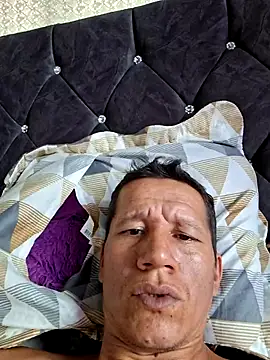 leoytessa 10 online show from 02/23/25, 08:00