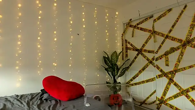 Sapphir3xoxo online show from 10/16/25, 01:12