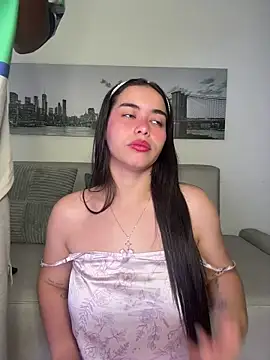 SophieRoyals online show from 05/13/26, 02:03