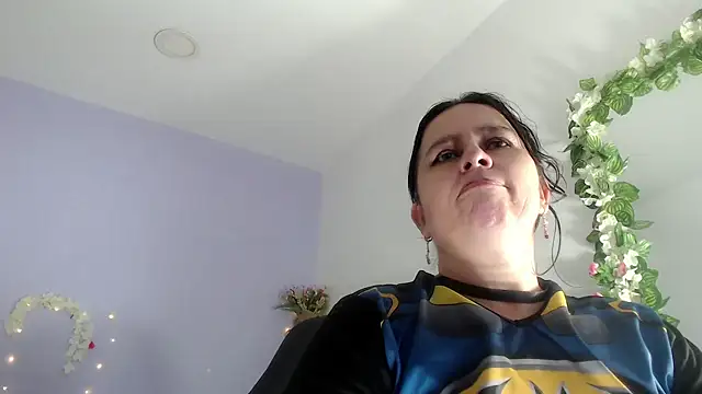 victoria jones online show from 02/05/25, 10:01