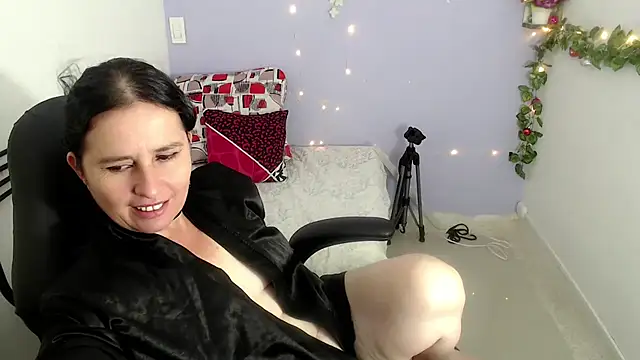 victoria jones online show from 02/06/25, 12:16