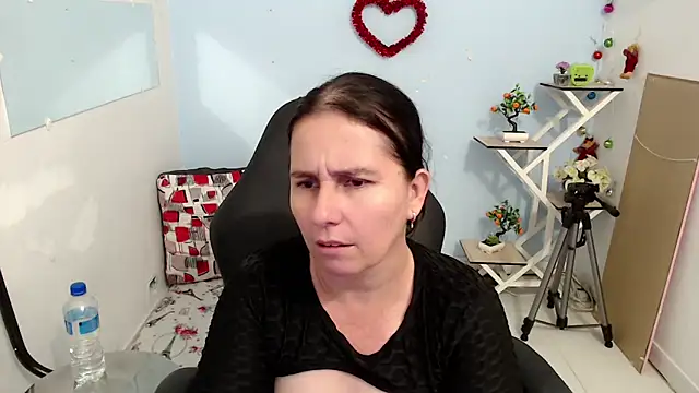 victoria jones online show from 11/22/25, 01:32