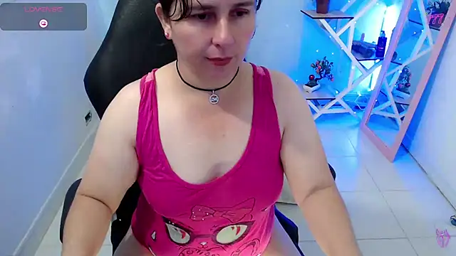 victoria jones online show from 02/02/26, 12:04