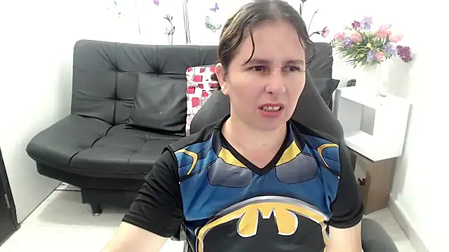 victoria jones online show from 05/18/26, 01:50