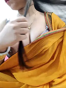 Snapshot of Diya_Chopra chatting on 03/13/25, 04:38 Diya Chopra online show from 03/13/25, 04:38