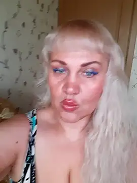 IsabellaBoni online show from 10/30/25, 06:48