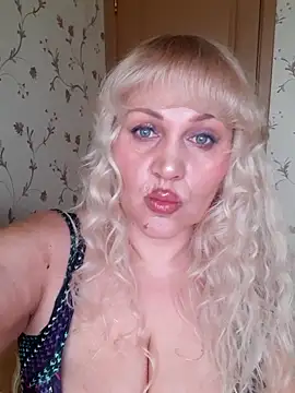 IsabellaBoni online show from 04/11/26, 07:45