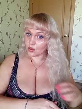 Snapshot of IsabellaBoni chatting on 05/12/26, 06:43 IsabellaBoni online show from 05/12/26, 06:43