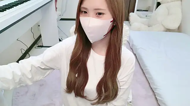 Snapshot of -SHINON- chatting on 01/14/25, 03:04 -SHINON- online show from 01/14/25, 03:04