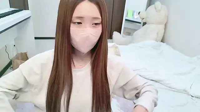 Snapshot of -SHINON- chatting on 02/28/25, 01:25 -SHINON- online show from 02/28/25, 01:25