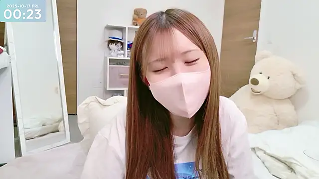 Snapshot of -SHINON- chatting on 10/16/25, 03:24 -SHINON- online show from 10/16/25, 03:24