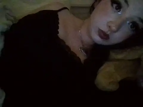Snapshot of Cerisee04 chatting on 10/07/25, 10:07 Cerisee04 online show from 10/07/25, 10:07