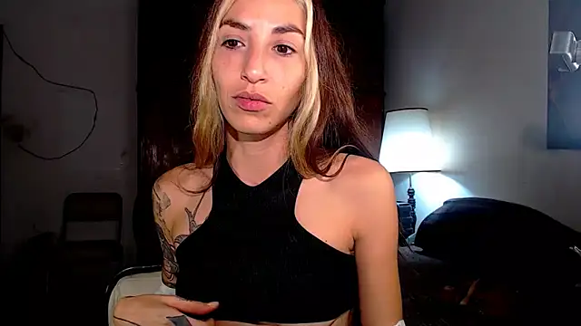 Snapshot of stephieval_ chatting on 06/03/26, 06:27 stephieval online show from 06/03/26, 06:27