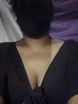 Snapshot of Tharukasenevirathne chatting on 06/20/26, 05:38 Tharukasenevirathne online show from 06/20/26, 05:38