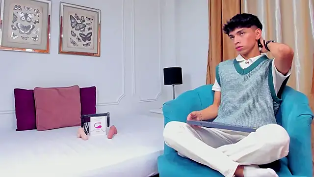 Snapshot of Santy_carrington chatting on 12/26/24, 06:22 Santy carrington online show from 12/26/24, 06:22