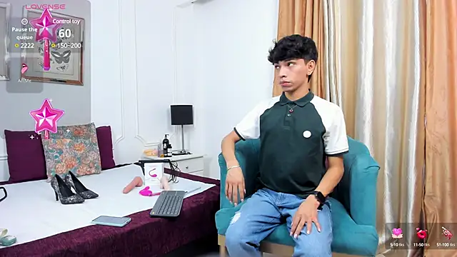 Snapshot of Santy_carrington chatting on 01/11/25, 02:25 Santy carrington online show from 01/11/25, 02:25