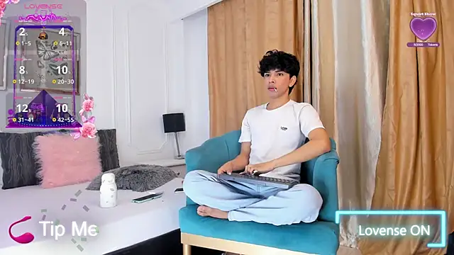 Snapshot of Santy_carrington chatting on 02/08/25, 08:10 Santy carrington online show from 02/08/25, 08:10