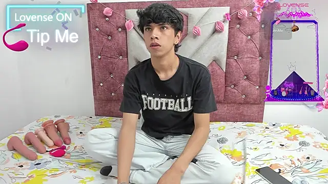 Snapshot of Santy_carrington chatting on 03/04/25, 09:11 Santy carrington online show from 03/04/25, 09:11