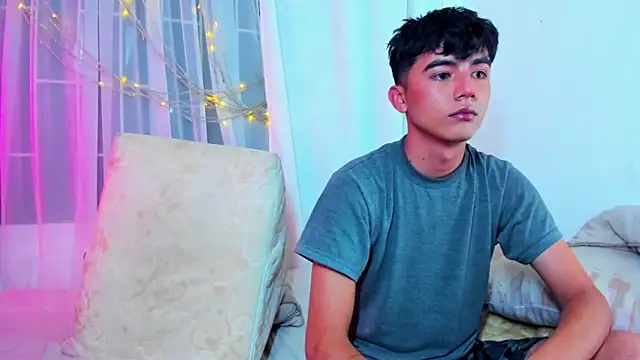 Snapshot of shawn__sanderson1 chatting on 02/27/25, 01:17 shawn sanderson1 online show from 02/27/25, 01:17