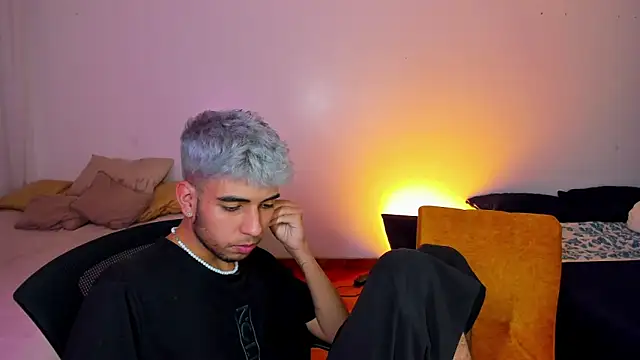 Snapshot of shawn__sanderson1 chatting on 03/06/25, 10:26 shawn sanderson1 online show from 03/06/25, 10:26