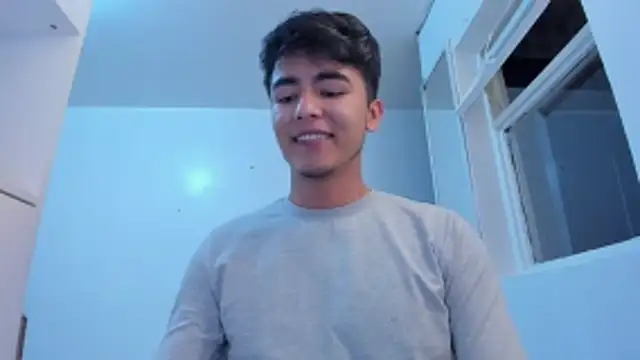 Snapshot of shawn__sanderson1 chatting on 11/07/25, 10:43 shawn sanderson1 online show from 11/07/25, 10:43