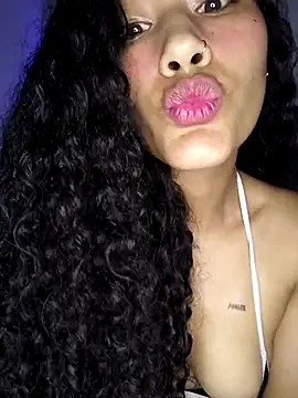 Snapshot of jaderossxx chatting on 07/22/26, 04:26 jaderossxx online show from 07/22/26, 04:26