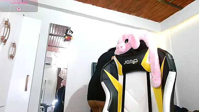 Snapshot of Cute_ash chatting on 12/17/25, 03:12 Cute ash online show from 12/17/25, 03:12