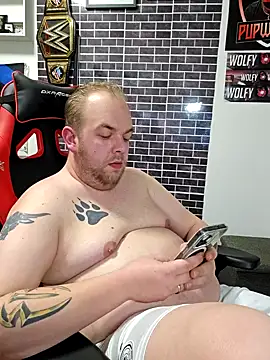 PupW0lfy online show from 12/19/24, 04:02