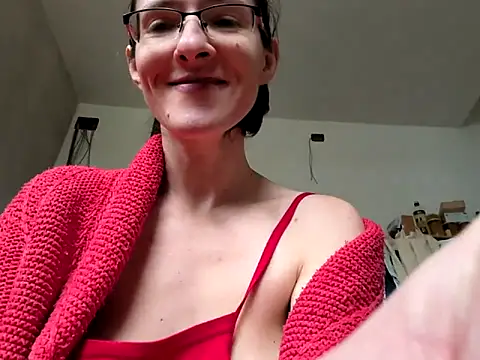 Snapshot of Milky_hairy_mommy chatting on 02/13/25, 11:39 Milky hairy mommy online show from 02/13/25, 11:39