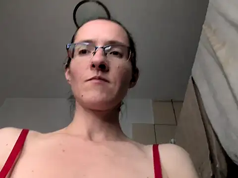 Snapshot of Milky_hairy_mommy chatting on 03/10/25, 08:01 Milky hairy mommy online show from 03/10/25, 08:01