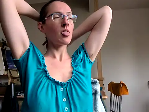 Snapshot of Milky_hairy_mommy chatting on 03/11/25, 01:34 Milky hairy mommy online show from 03/11/25, 01:34