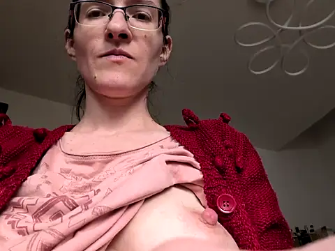 Snapshot of Milky_hairy_mommy chatting on 03/15/25, 11:29 Milky hairy mommy online show from 03/15/25, 11:29