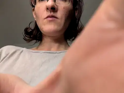 Snapshot of Milky_hairy_mommy chatting on 09/27/25, 08:47 Milky hairy mommy online show from 09/27/25, 08:47