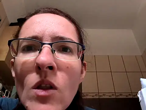 Snapshot of Milky_hairy_mommy chatting on 10/02/25, 08:43 Milky hairy mommy online show from 10/02/25, 08:43