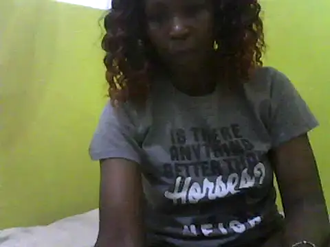 Snapshot of Claris2 chatting on 01/11/25, 01:11 Claris2 online show from 01/11/25, 01:11