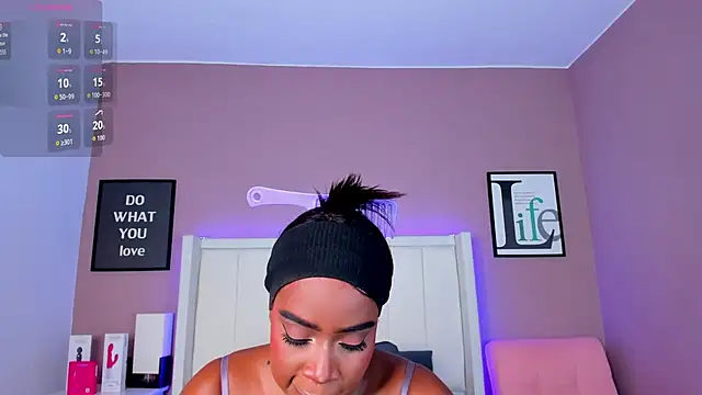 Britanymooree online show from 09/11/25, 07:47