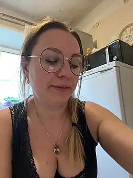 Snapshot of OlgaBuzzz chatting on 03/20/25, 12:00 OlgaBuzzz online show from 03/20/25, 12:00